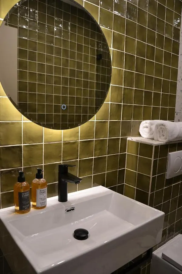 Hotel La Garrigue & Bar Piscine Venasque 2*,  France