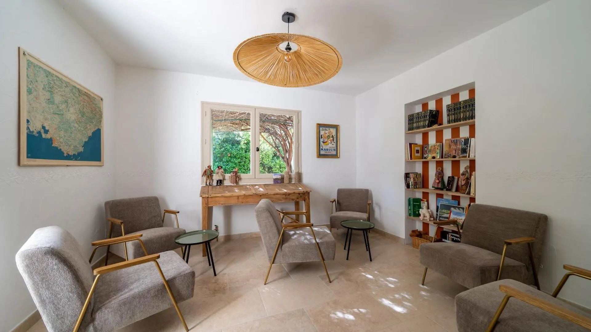 Hotel La Garrigue & Bar Piscine Венаск 2*,  Франция