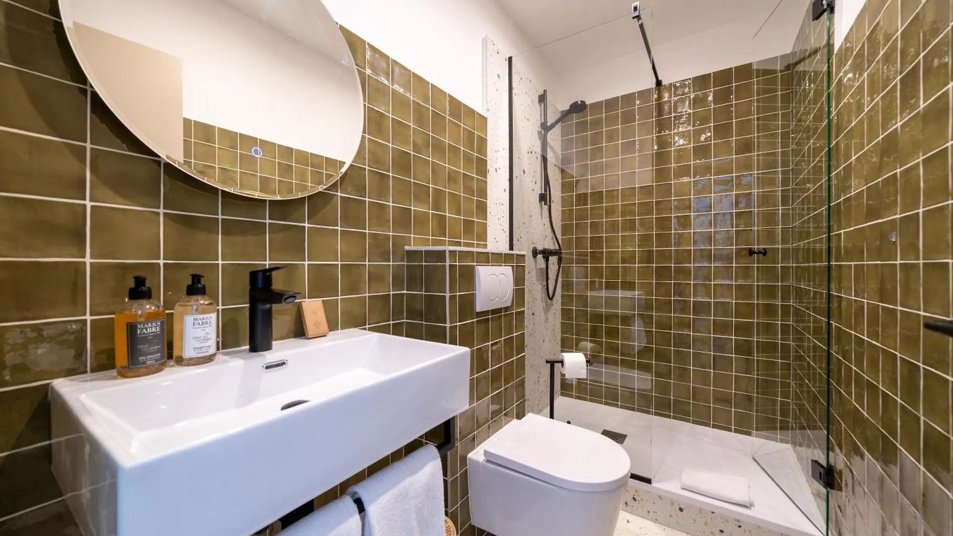 Hotel La Garrigue & Bar Piscine Venasque France